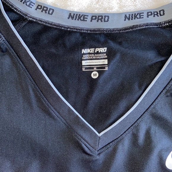 Nike Women’s Active Shirt - Picture 2 of 3